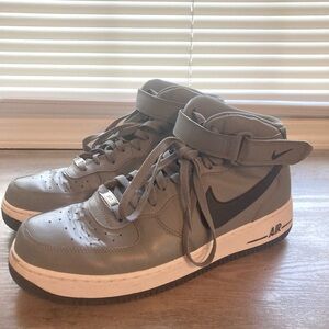 Grey Mid White Nike Air Force 1 07 Shoes